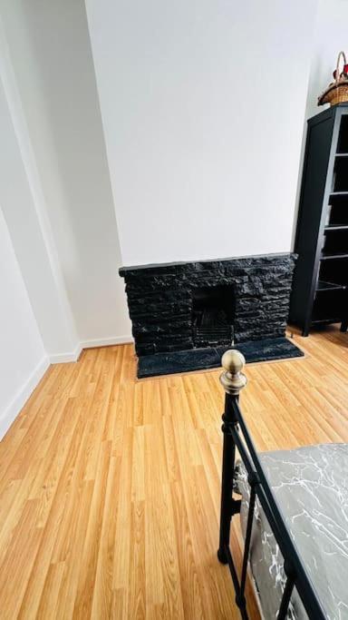 3 Bed House East London Home ภายนอก รูปภาพ